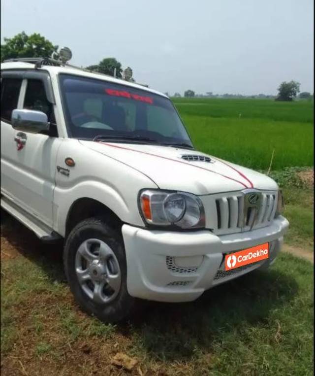 https://images10.gaadi.com/usedcar_image/3628488/original/processed_bb07e680-86e6-4460-9102-25c847639b1d.jpg?imwidth=6400