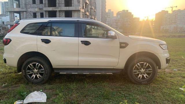 https://images10.gaadi.com/usedcar_image/3628527/original/processed_a5771658-d65f-42d8-80d3-d51df0a26512.jpeg?imwidth=6401