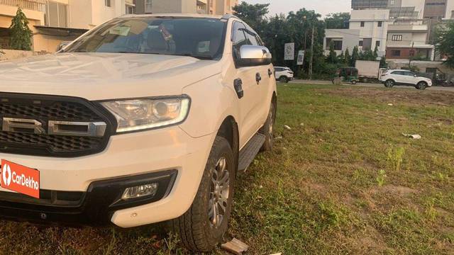 https://images10.gaadi.com/usedcar_image/3628527/original/processed_ffcecd60-1d69-4e46-a3fe-1fa74a7ba953.jpeg?imwidth=6400