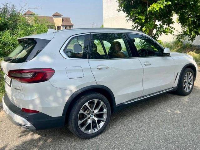 https://images10.gaadi.com/usedcar_image/3628561/original/processed_ac940cfb-d2f2-4e19-aa2d-b446c7992457.jpeg?imwidth=6402