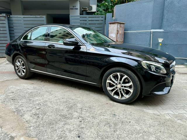 https://images10.gaadi.com/usedcar_image/3628857/original/processed_img2895005__used_car_2895005_1698312873.jpg?imwidth=6400