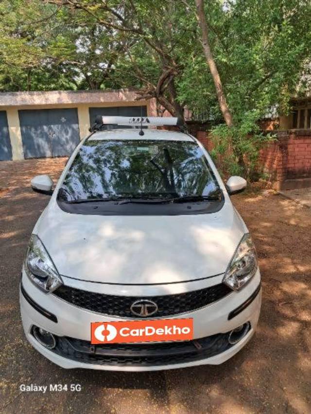 https://images10.gaadi.com/usedcar_image/3628877/original/processed_91509d6c-8b66-4c4f-bc5f-81081bf3a2ef.jpg?imwidth=6400
