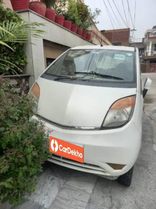https://images10.gaadi.com/usedcar_image/3628879/original/processed_5149bae9-2d85-4005-a91b-cc72079e790d.jpg?imwidth=6400