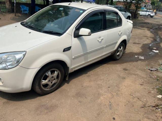 https://images10.gaadi.com/usedcar_image/3628884/original/processed_ae56787f-f71a-4556-b4de-a3d6393529f2.jpeg?imwidth=6400