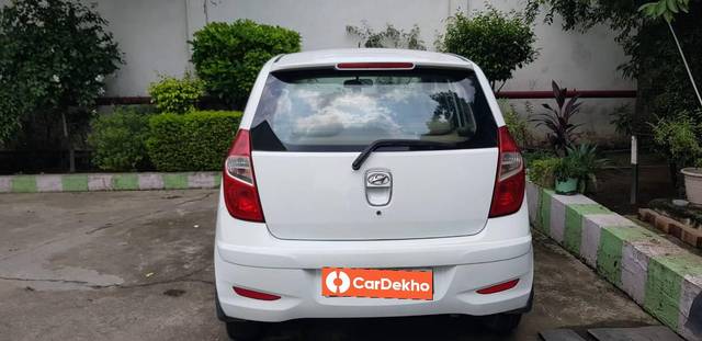 https://images10.gaadi.com/usedcar_image/3628985/original/processed_02136868-4b10-4348-8ddb-c3a7fc1b53b7.jpg?imwidth=6402