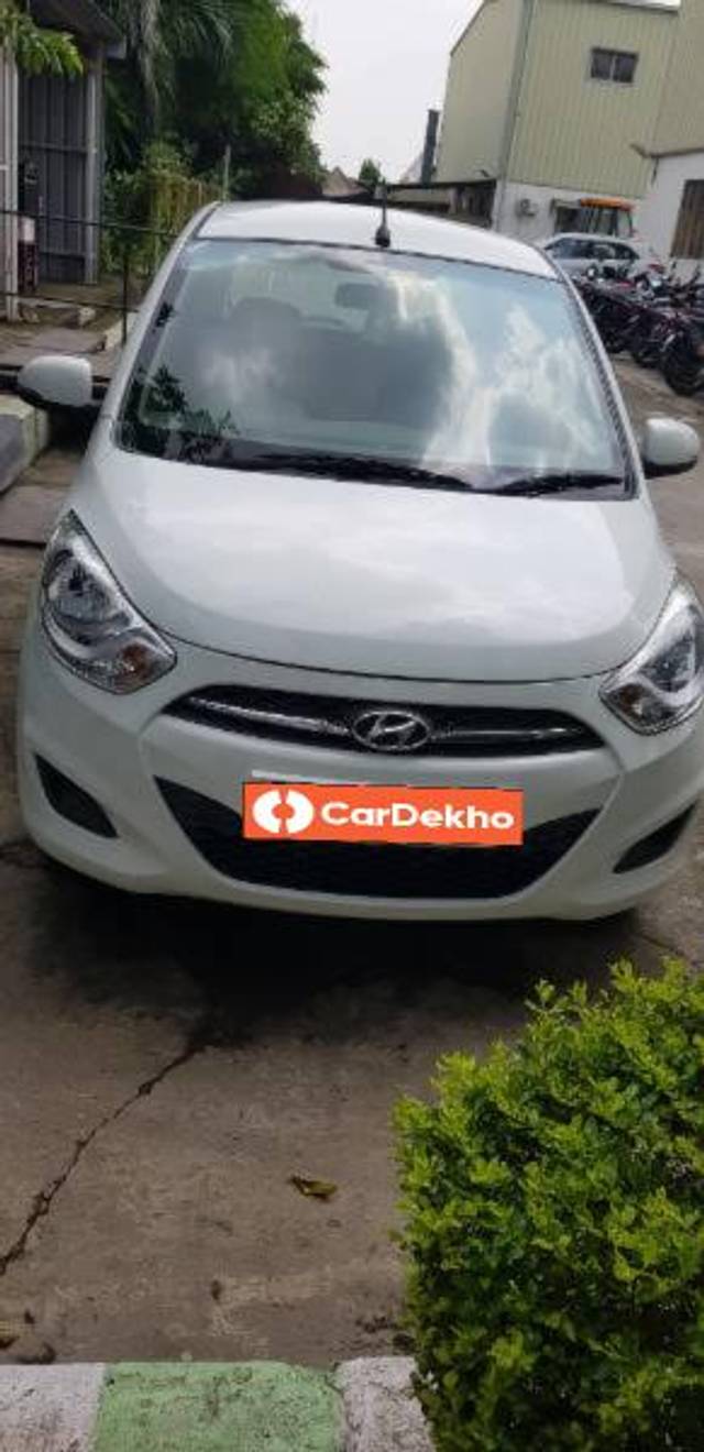 https://images10.gaadi.com/usedcar_image/3628985/original/processed_5db5a211-65fd-40cd-a70c-bd1667816078.jpg?imwidth=6400
