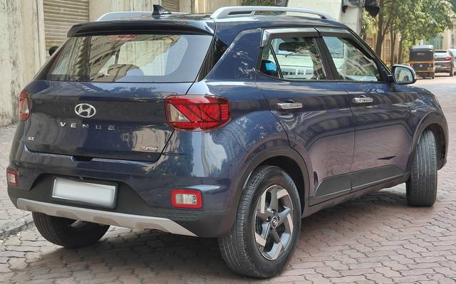 https://images10.gaadi.com/usedcar_image/3628999/original/processed_img2895072__used_car_2895072_1697696642.jpg?imwidth=6402