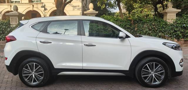 https://images10.gaadi.com/usedcar_image/3629091/original/img2895146__used_car_2895146_1697698686.jpg?imwidth=6401