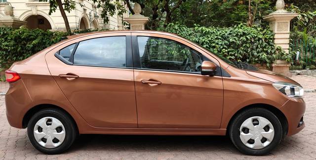 https://images10.gaadi.com/usedcar_image/3629182/original/img2895197__used_car_2895197_1697700373.jpg?imwidth=6401