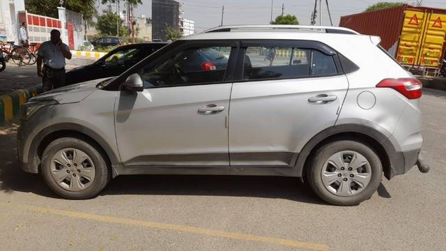 https://images10.gaadi.com/usedcar_image/3629198/original/12__VCC_IMG_1697090142397_1803238_95_1697090450.jpg?imwidth=6402