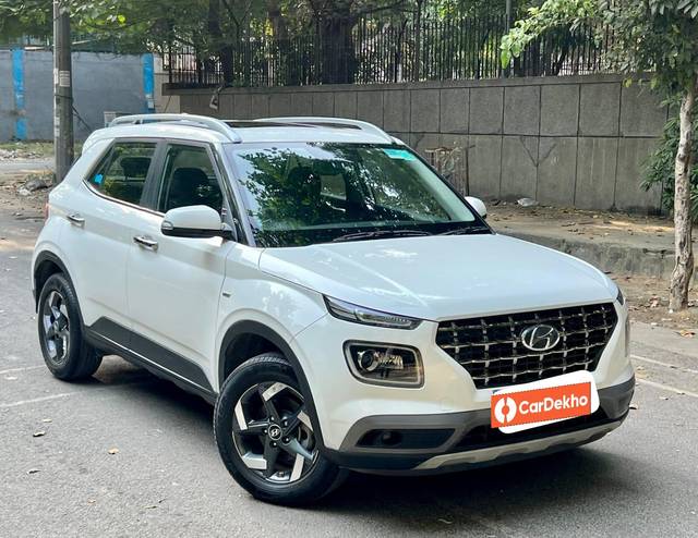 https://images10.gaadi.com/usedcar_image/3629244/original/processed_img2895239__used_car_2895239_1697701518.jpg?imwidth=6400