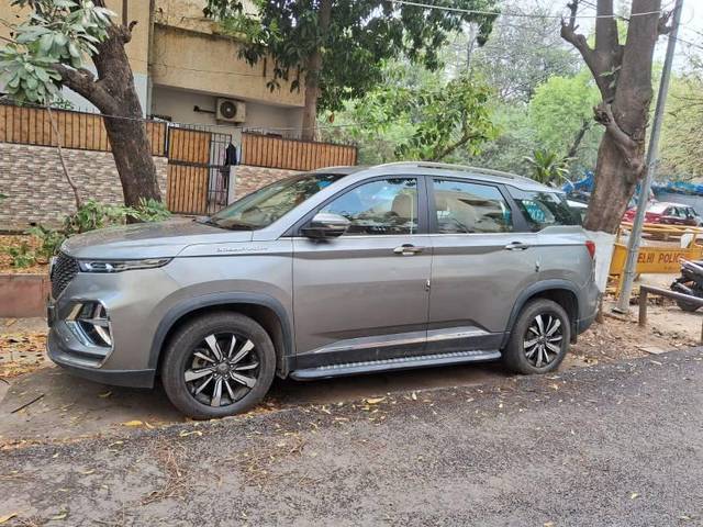 https://images10.gaadi.com/usedcar_image/3629303/original/processed_bde88da6-0a52-479b-9286-c1a3820eadd0.jpg?imwidth=6402