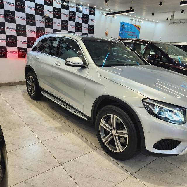https://images10.gaadi.com/usedcar_image/3629408/original/processed_img2895336__used_car_2895336_1697705723.jpg?imwidth=6402