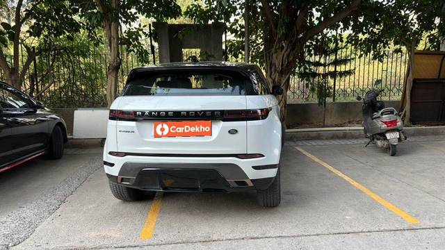 https://images10.gaadi.com/usedcar_image/3629480/original/processed_c3955d03-2780-4844-b7c1-1becf5cc086a.jpeg?imwidth=6401