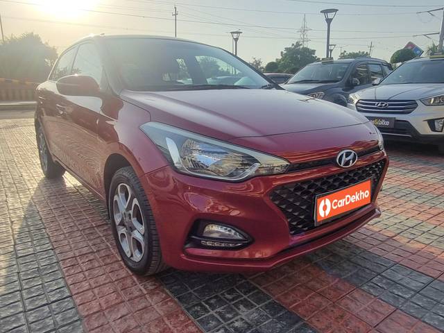 https://images10.gaadi.com/usedcar_image/3629505/original/processed_img2895400__usedcar_whatsappimage2023_10_18at43625pm_781651697707878_1697707909.jpeg?imwidth=6400