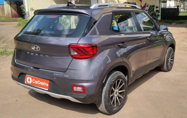 https://images10.gaadi.com/usedcar_image/3629517/original/processed_img2895407__used_car_2895407_1697708693.jpg?imwidth=6402