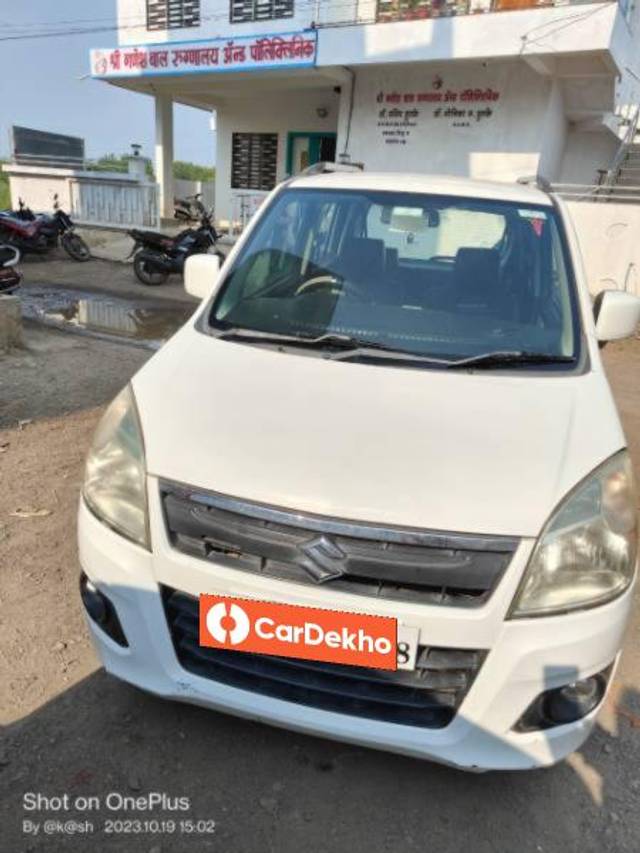 https://images10.gaadi.com/usedcar_image/3629529/original/processed_b3bb12b0-a06b-481b-b810-a1e4c5af3430.jpg?imwidth=6400
