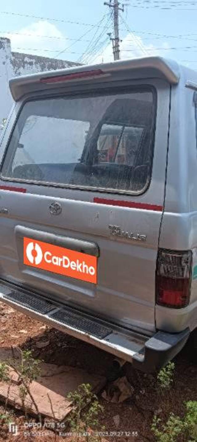 https://images10.gaadi.com/usedcar_image/3629535/original/processed_be736c76-1794-4d1d-aa0f-3a5ce7f3863f.jpg?imwidth=6401