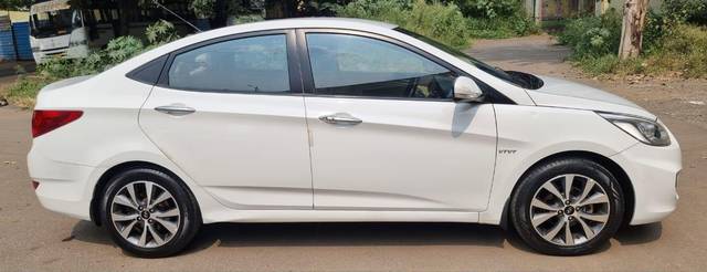 https://images10.gaadi.com/usedcar_image/3629592/original/processed_img2895457__used_car_2895457_1697710772.jpg?imwidth=6401