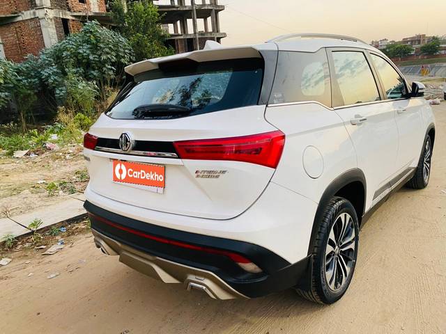 https://images10.gaadi.com/usedcar_image/3629771/original/processed_img2895574__usedcar_6_9301697714595_1697714614.jpg?imwidth=6402