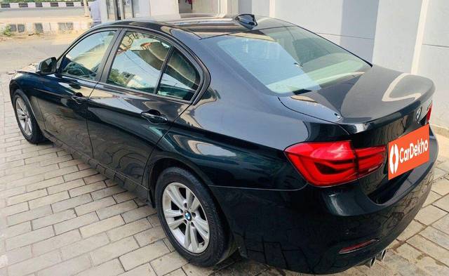 https://images10.gaadi.com/usedcar_image/3629791/original/processed_img2895593__used_car_2895593_1697715132.jpg?imwidth=6402