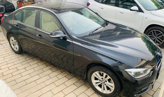 https://images10.gaadi.com/usedcar_image/3629791/original/processed_img2895593__used_car_2895593_1697715134.jpg?imwidth=6400