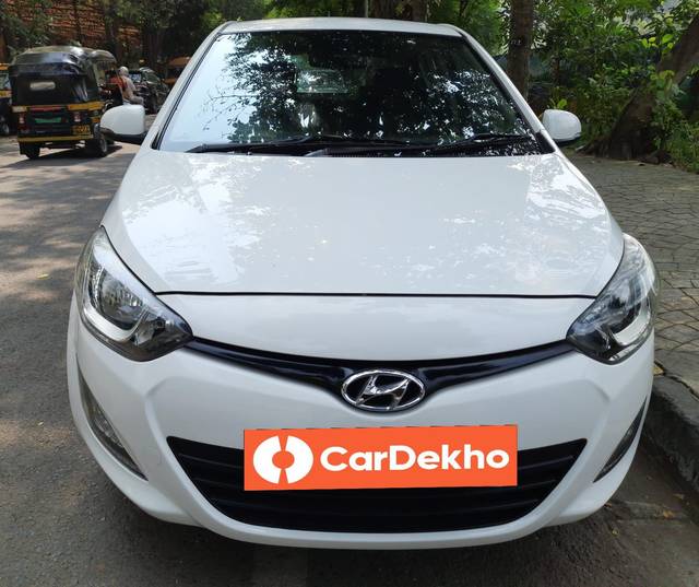 https://images10.gaadi.com/usedcar_image/3629817/original/processed_img2895608__used_car_2895608_1697960753.jpg?imwidth=6400