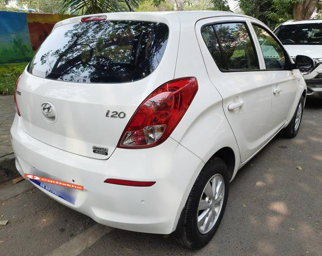 https://images10.gaadi.com/usedcar_image/3629817/original/processed_img2895608__used_car_2895608_1697960756.jpg?imwidth=6401