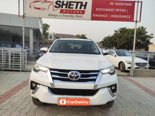 https://images10.gaadi.com/usedcar_image/3629906/original/processed_img2895656__used_car_2895656_1697718438.jpg?imwidth=6400