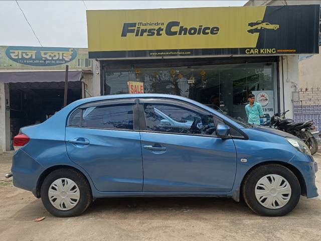https://images10.gaadi.com/usedcar_image/3630027/original/558332__cover_image-20230523114957.jpg?imwidth=6400