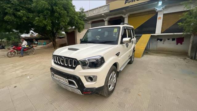 https://images10.gaadi.com/usedcar_image/3630103/original/585372__cover_image-20230906132600.jpg?imwidth=6400