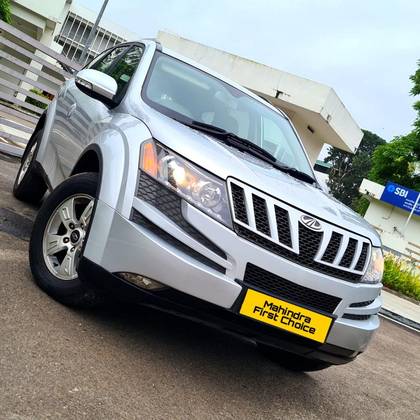 Mahindra XUV500 W8 2WD Mahindra XUV500 W8 2WD