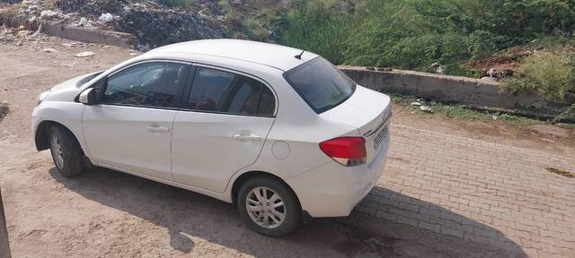 https://images10.gaadi.com/usedcar_image/3630287/original/processed_7bf6a1bc-bbe7-4d4f-aa8f-7f5e5cf1f187.jpg?imwidth=6400