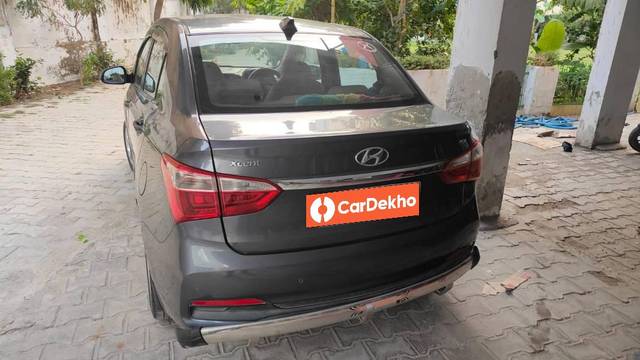https://images10.gaadi.com/usedcar_image/3630304/original/processed_5f168bf0-5d43-4238-80b6-33e8ac01b2df.jpg?imwidth=6402