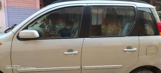 https://images10.gaadi.com/usedcar_image/3630347/original/processed_95851df8-7000-4077-b541-419d484a5e52.jpg?imwidth=6402