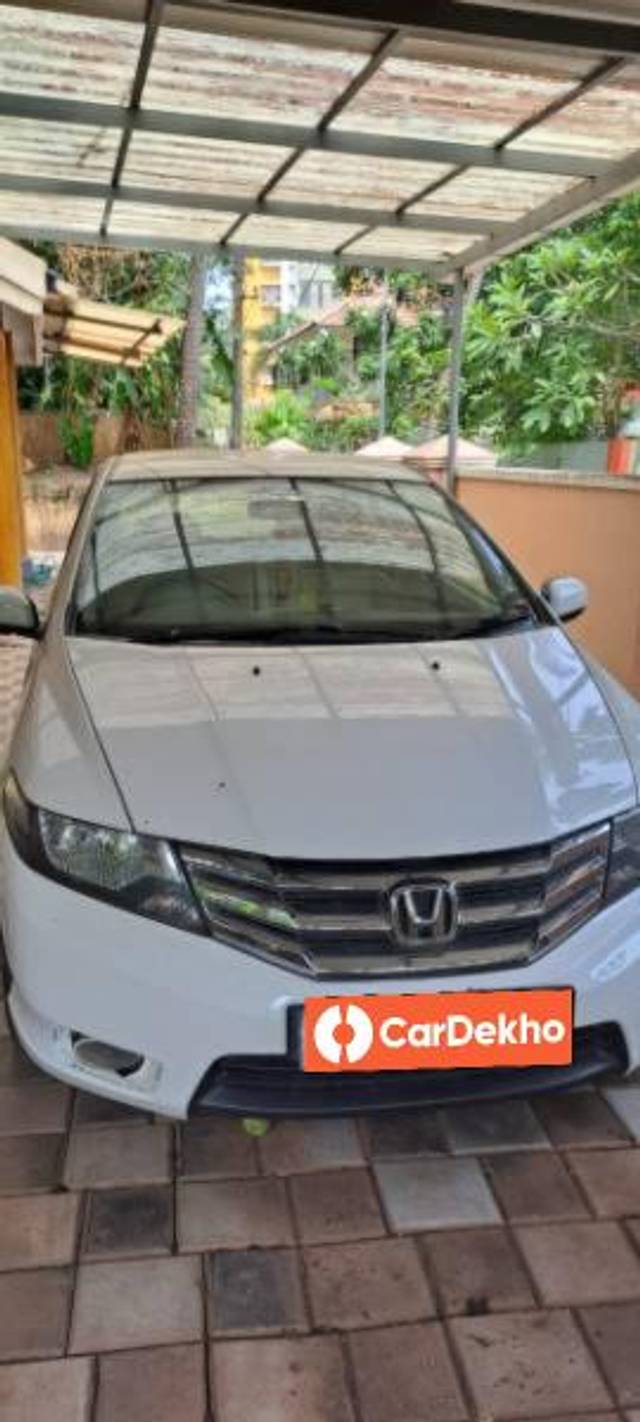 https://images10.gaadi.com/usedcar_image/3630367/original/processed_6605f4c3-0565-4da8-bfd8-8b022fbc6c7d.jpg?imwidth=6400