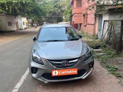 Toyota Glanza V Toyota Glanza V