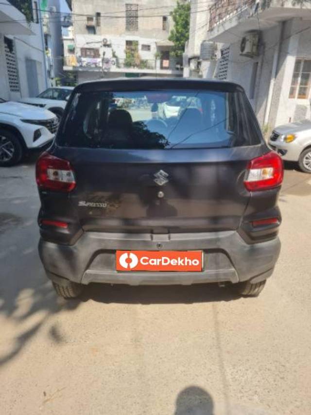 https://images10.gaadi.com/usedcar_image/3630422/original/processed_f0bddf62-490a-4c9b-919e-f132afdc69b7.jpeg?imwidth=6402