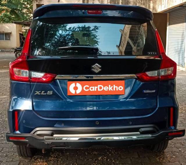 https://images10.gaadi.com/usedcar_image/3630429/original/processed_7a8a7df9-1457-4b30-bee8-8b865b66a3f3.jpg?imwidth=6402
