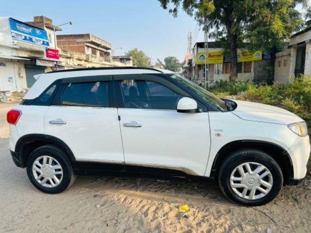 https://images10.gaadi.com/usedcar_image/3630600/original/processed_12907ad0-f2e8-47bb-b153-fe89a2770e54.jpeg?imwidth=6401