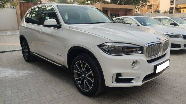 https://images10.gaadi.com/usedcar_image/3630757/original/processed_img2896073__usedcar_1_4__10151697781461_1697781604.jpeg?imwidth=6400