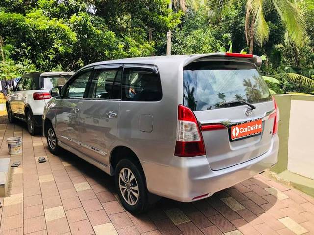 https://images10.gaadi.com/usedcar_image/3630856/original/processed_bc9310ef-60af-478f-a7ff-e8f2c905f360.jpg?imwidth=6402