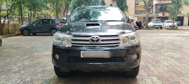 https://images10.gaadi.com/usedcar_image/3630930/original/13__VCC_1803968_94_1697181791.jpg?imwidth=6400