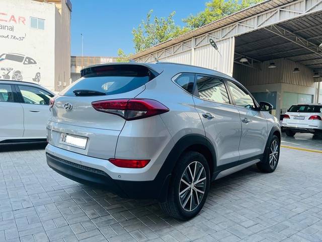 https://images10.gaadi.com/usedcar_image/3630974/original/processed_img2896233__usedcar_1_14__10151697788002_1697788037.jpeg?imwidth=6401