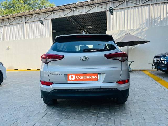 https://images10.gaadi.com/usedcar_image/3630974/original/processed_img2896233__usedcar_1_8__10151697788002_1697788037.jpeg?imwidth=6402