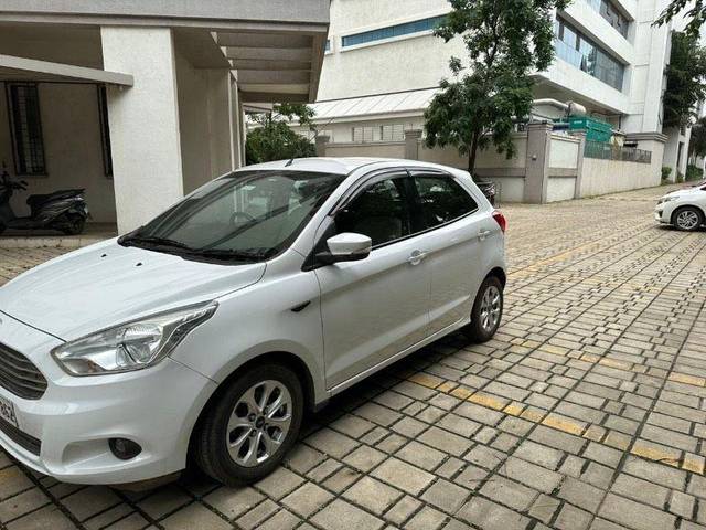 https://images10.gaadi.com/usedcar_image/3630999/original/processed_975b908b-9ec9-4b8e-a17b-76e0e07a392a.jpeg?imwidth=6402