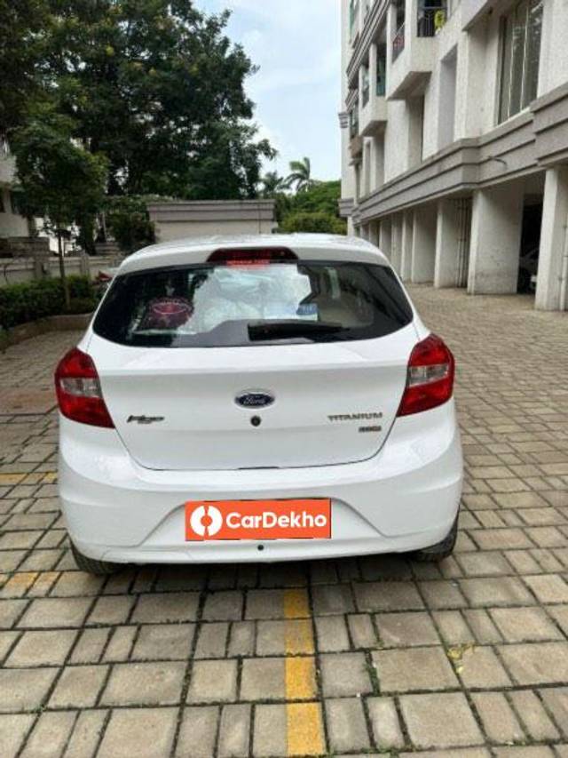 https://images10.gaadi.com/usedcar_image/3630999/original/processed_fcb805af-8394-4b02-a661-9af96c2d64ee.jpeg?imwidth=6401