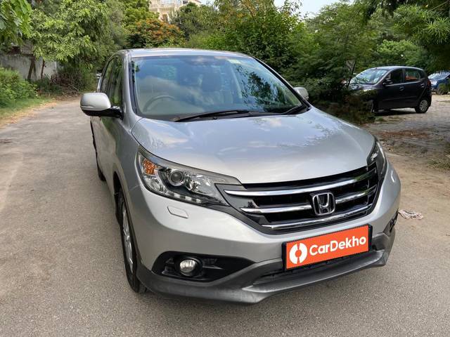 https://images10.gaadi.com/usedcar_image/3631002/original/processed_img2896246__usedcar_photo_2023_09_08_14_13_52_2896246_1697789354.jpg?imwidth=6400