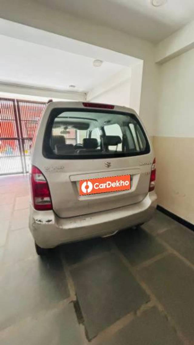 https://images10.gaadi.com/usedcar_image/3631106/original/processed_7c1beeb8-ffa2-444a-9f0a-db766417c3f2.jpg?imwidth=6401