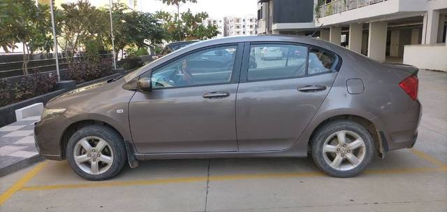 https://images10.gaadi.com/usedcar_image/3631173/original/13__VCC_IMG_1697182956297_1804030_95_1697183353.jpg?imwidth=6401